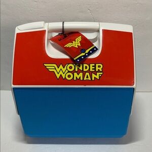 Wonder Woman 7 Qt Cooler Insulated Igloo Playmate NWT